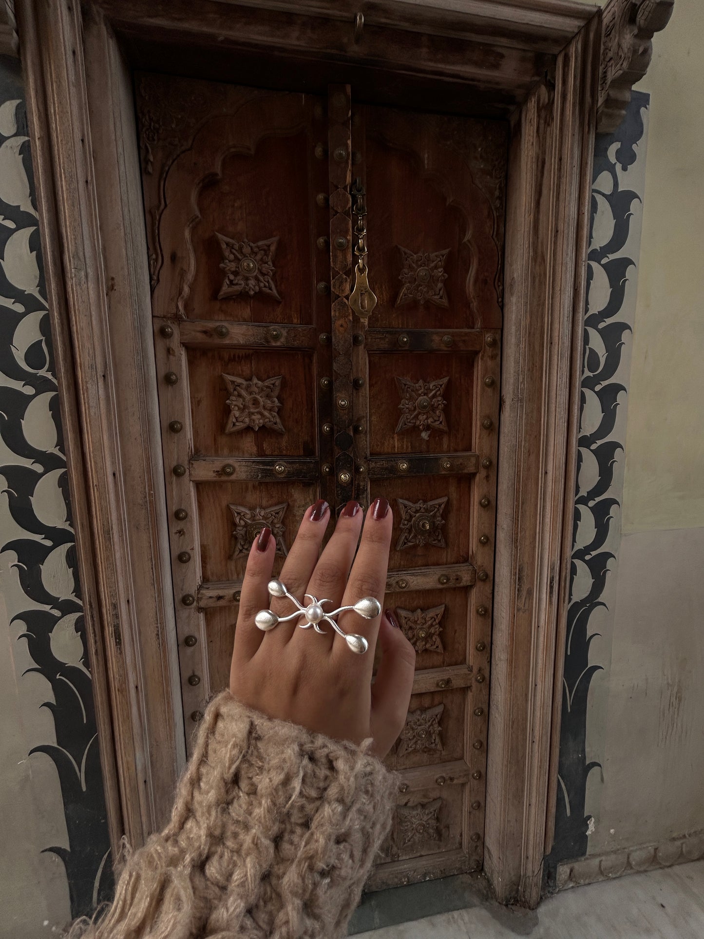 GODDESS PEARL RING